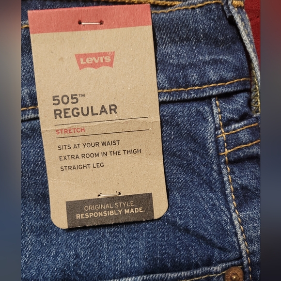 Men's Levi's - Picture 2 of 4